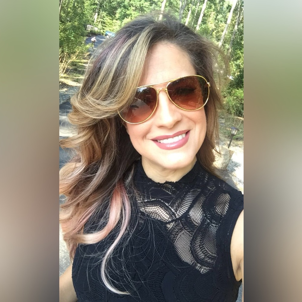 Meet your Posher, Alexis